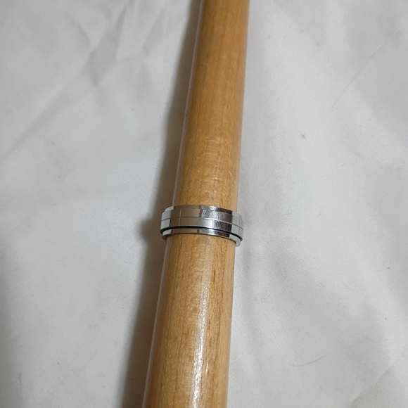 BANTER MENS STAINLESS SPINNER RING - Picture 4 of 5